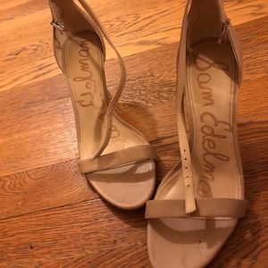 Sam Edelman low nude heels